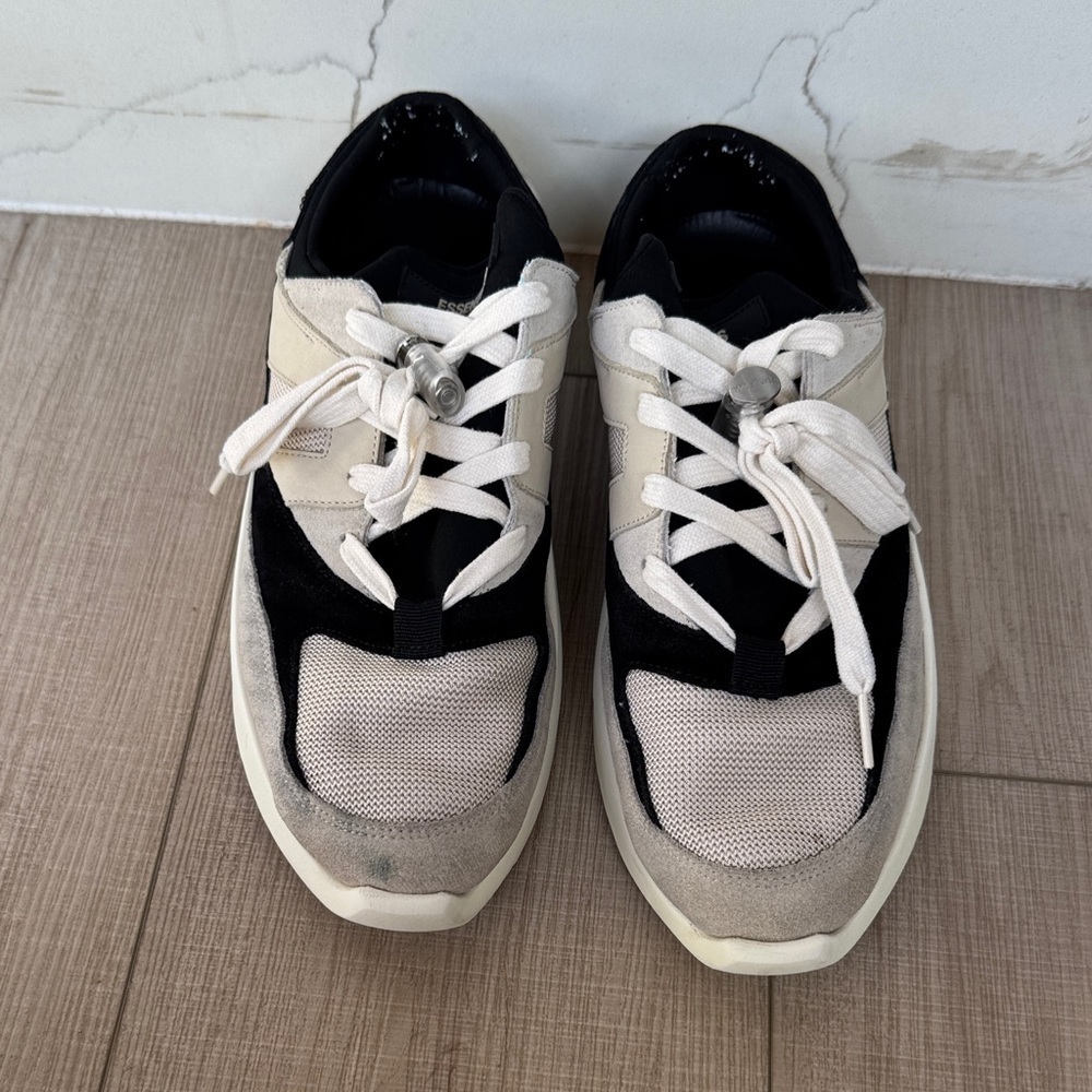 Mens Fear of God ESSENTIALS distance runner sneakers black and gray